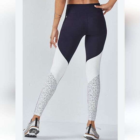 Fabletics Salar Statement PowerHold Legging sz Sm - Picture 2 of 12